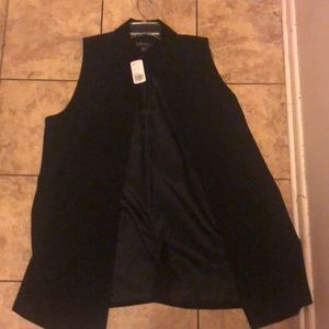 Black long vest with a split -sz 2X forever 21+ -brand new & tags